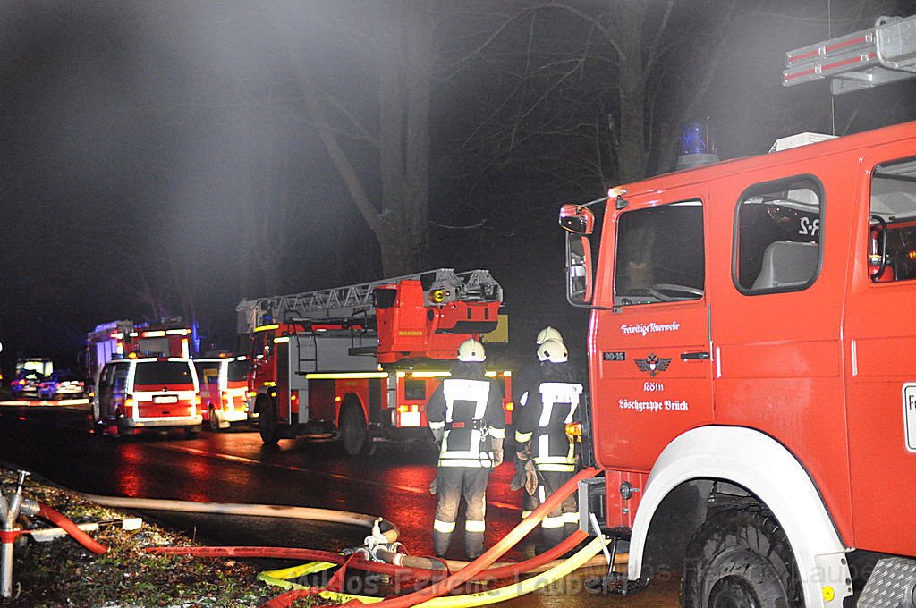 Feuer 3 Koeln Brueck Bruecker Mauspfad P75.JPG